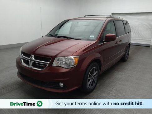 Used 2017 Dodge Grand Caravan SXT image 1