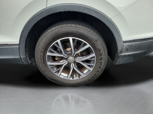 Used 2020 Volkswagen Tiguan SE FWD image 24