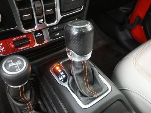 Used 2021 Jeep Gladiator Mojave AWD/4WD image 31