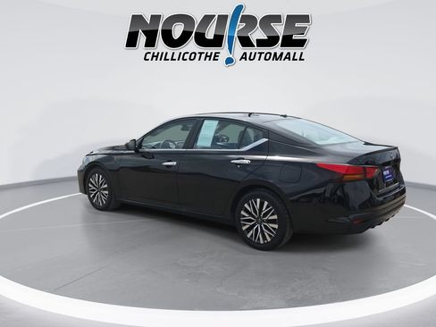 Used 2025 Nissan Altima 2.5 SV FWD image 6
