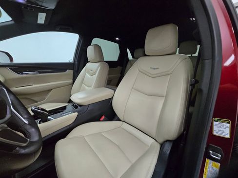 Used 2018 Cadillac XT5 AWD image 17
