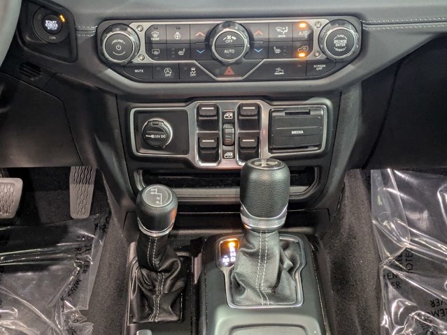 Certified 2026 Jeep Wrangler Unlimited Sahara AWD/4WD image 19