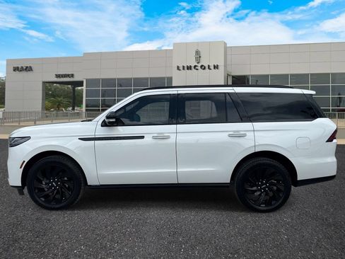 New 2026 Lincoln Navigator Reserve w/ Jet Appearance Package AWD/4WD image 6