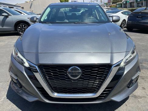 Used 2019 Nissan Altima 2.5 SL FWD image 2
