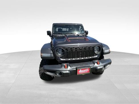 Used 2024 Jeep Gladiator Mojave w/ Technology Group AWD/4WD image 26