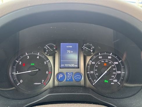 Used 2019 Lexus GX 460 Premium w/ Premium Package image 11