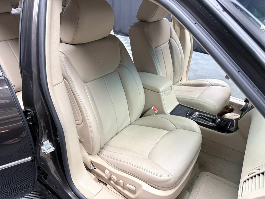 Used 2008 Cadillac DTS FWD image 31
