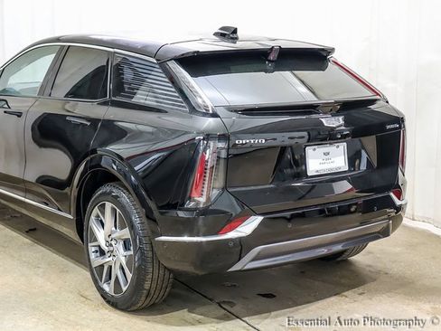 New 2026 Cadillac Optiq Luxury 2 image 6