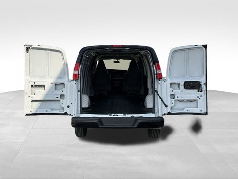 Used 2025 Chevrolet Express 2500 Extended w/ Driver Convenience Package image 33