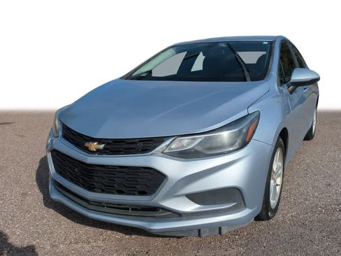 Used 2018 Chevrolet Cruze LT w/ Convenience Package image 1