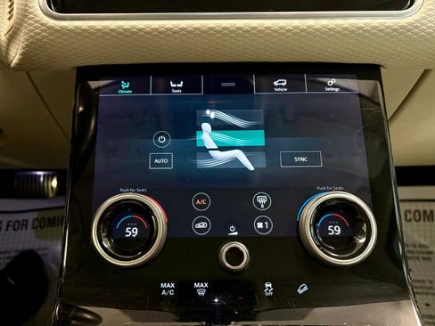 Used 2019 Land Rover Range Rover Velar R-Dynamic SE AWD/4WD image 29