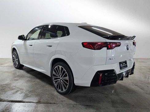 Used 2025 BMW X2 xDrive28i w/ Technology Package image 4