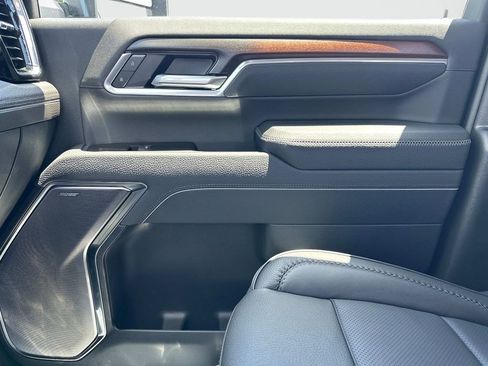 New 2025 GMC Sierra 2500 Denali w/ Denali Reserve Package image 28