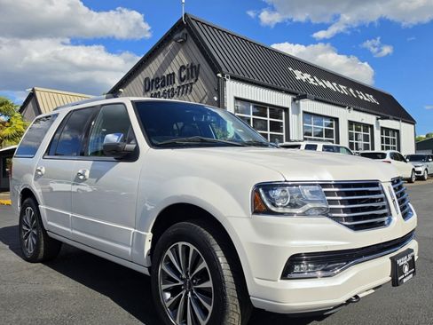 Used 2016 Lincoln Navigator Select RWD image 14