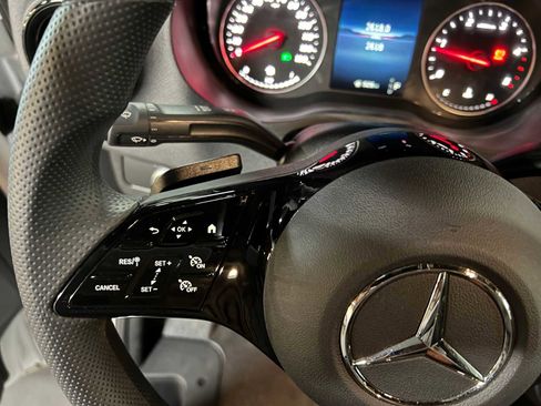 Used 2025 Mercedes-Benz Sprinter 2500 image 25