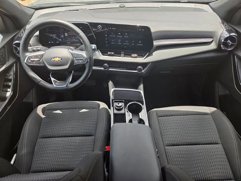 Used 2026 Chevrolet Equinox LT AWD/4WD image 9