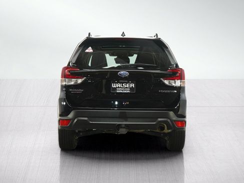 Used 2024 Subaru Forester Premium AWD/4WD image 4