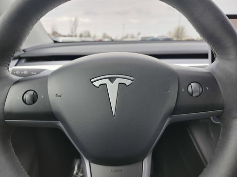 Used 2024 Tesla Model Y Long Range image 27