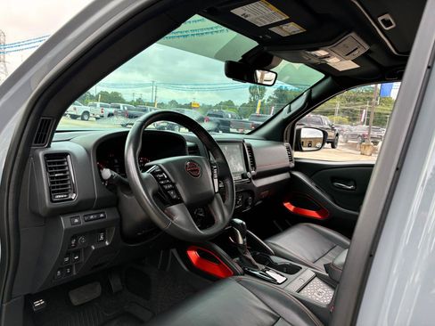 Used 2023 Nissan Frontier PRO-4X w/ Pro-4X Premium Package AWD/4WD image 13