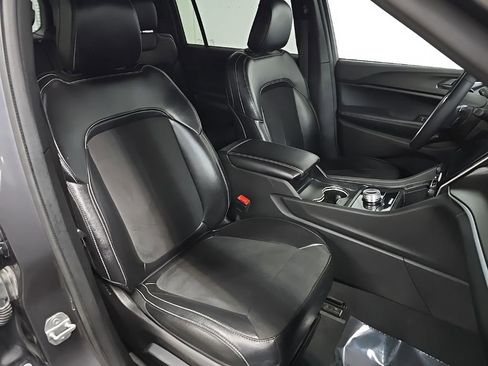 Used 2024 Jeep Grand Cherokee L Laredo image 14