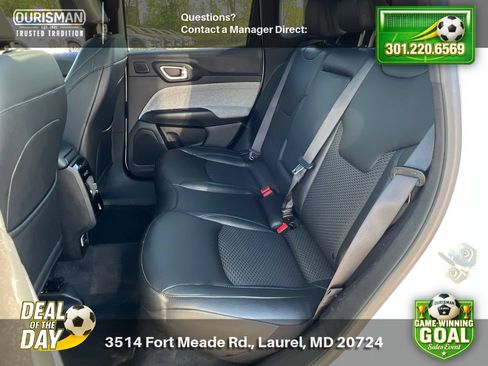 Used 2025 Jeep Compass Latitude w/ Sun & Sound Group AWD/4WD image 19