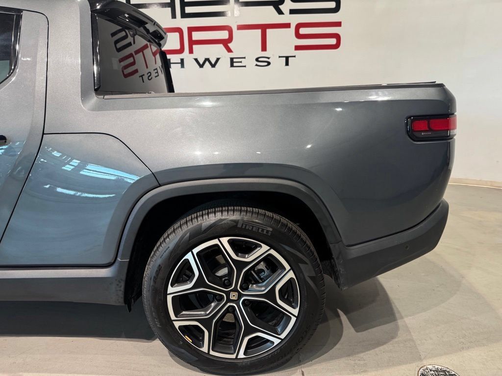 Used 2024 Rivian R1T Adventure Dual AWD/4WD image 4