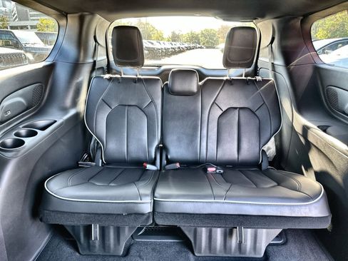 New 2026 Chrysler Pacifica Limited w/ S Appearance Package image 26