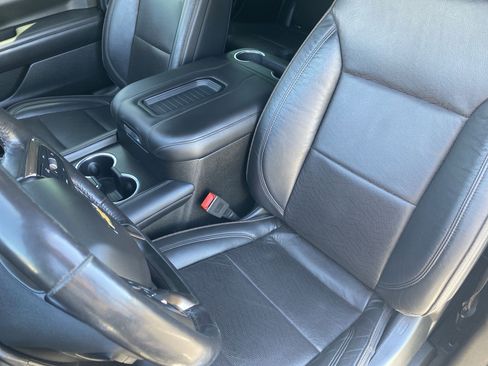 Used 2021 Chevrolet Tahoe High Country w/ Premium Package image 24