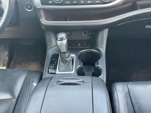 Used 2015 Toyota Highlander Limited AWD/4WD image 23
