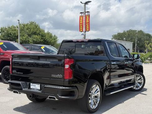 Used 2023 Chevrolet Silverado 1500 High Country w/ High Country Premium Package AWD/4WD image 3