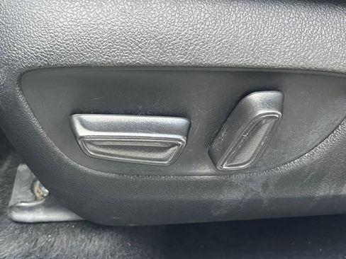 Used 2021 Toyota Highlander L FWD image 26