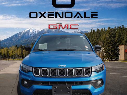 Used 2024 Jeep Compass Latitude AWD/4WD image 3