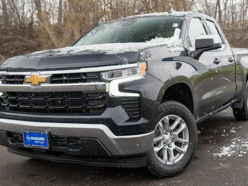 Used 2022 Chevrolet Silverado 1500 LT image 1