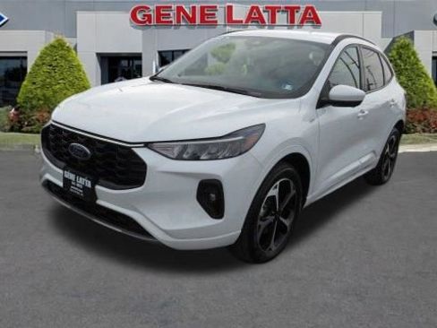 Certified 2023 Ford Escape ST-Line Select w/ Tech Pack #2 image 3