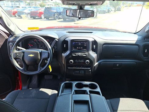 Used 2021 Chevrolet Silverado 1500 Custom AWD/4WD image 19