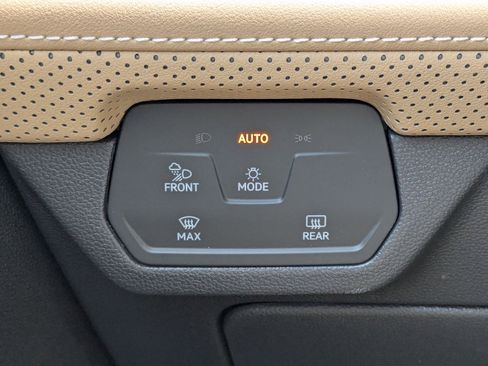 New 2026 Volkswagen Atlas Cross Sport SE image 17