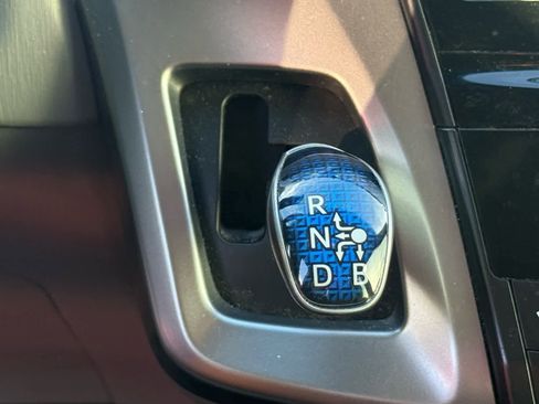 Used 2017 Toyota Prius V Three image 9