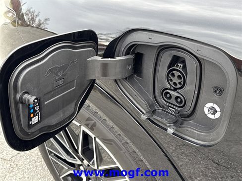 Certified 2025 Ford Mustang Mach-E Premium image 39