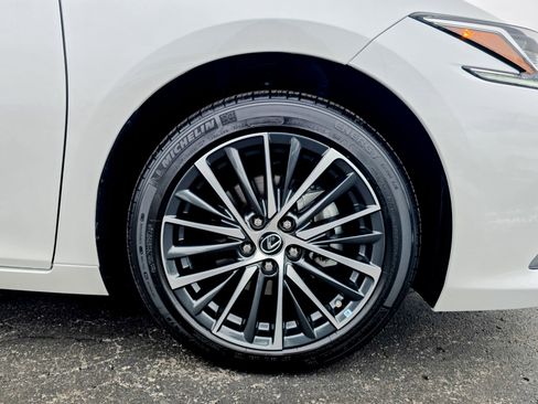 Used 2023 Lexus ES 350 w/ Premium Package image 13