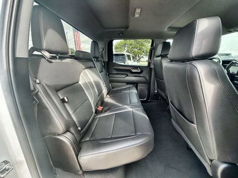 Used 2025 GMC Sierra 1500 SLT AWD/4WD image 26