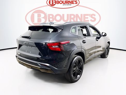 Used 2024 Chevrolet Trax ACTIV w/ Driver Confidence Package FWD image 9