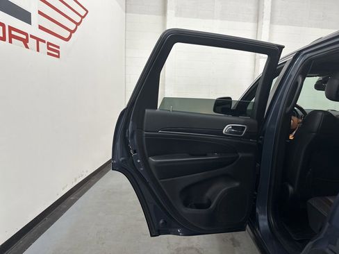 Used 2020 Jeep Grand Cherokee Limited w/ Luxury Group II image 53