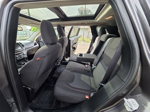 Used 2017 Jeep Cherokee 75th Anniversary image 17