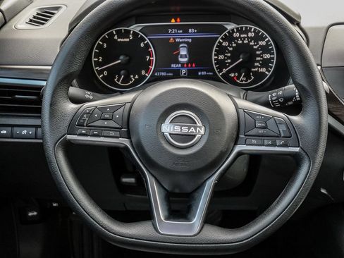 Used 2024 Nissan Altima 2.5 SV FWD image 42