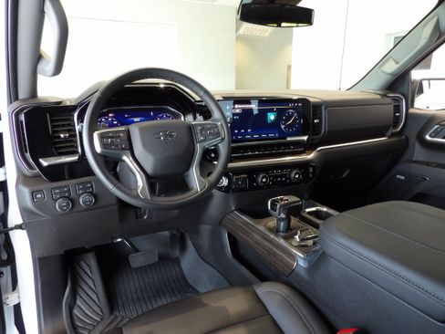 Used 2025 Chevrolet Silverado 1500 RST w/ RST All Star Premium Package AWD/4WD image 17