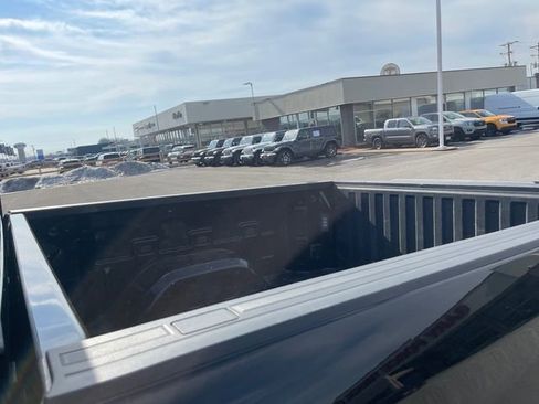 Used 2025 Chevrolet Silverado 1500 LT image 19