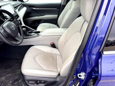 Used 2024 Toyota Camry XSE w/ Navigation Package image 12