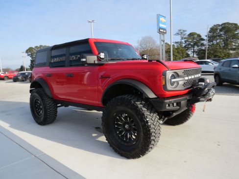 Used 2023 Ford Bronco Badlands image 7