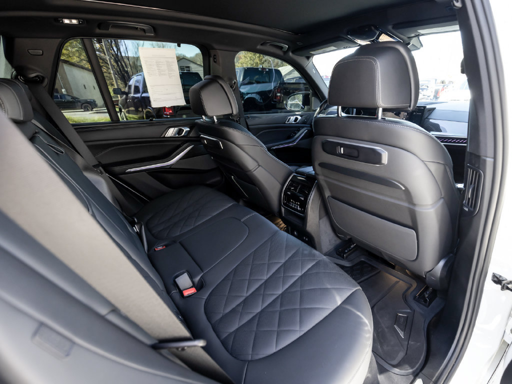 Used 2025 BMW X5 M60i AWD/4WD image 25