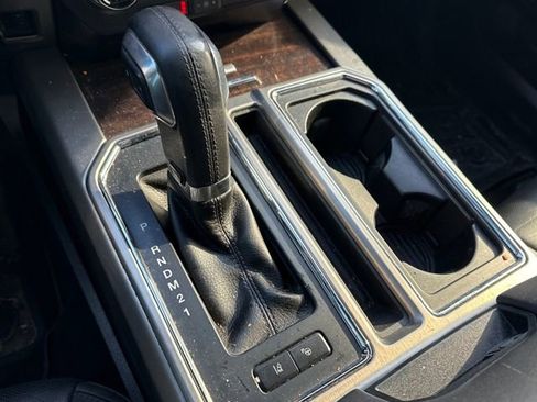 Used 2015 Ford F150 Platinum w/ Equipment Group 701A Luxury image 35